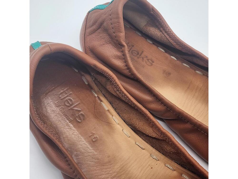 Tieks chestnut leather ballet flats, foldable design comfort. 10 - Picture 9 of 9